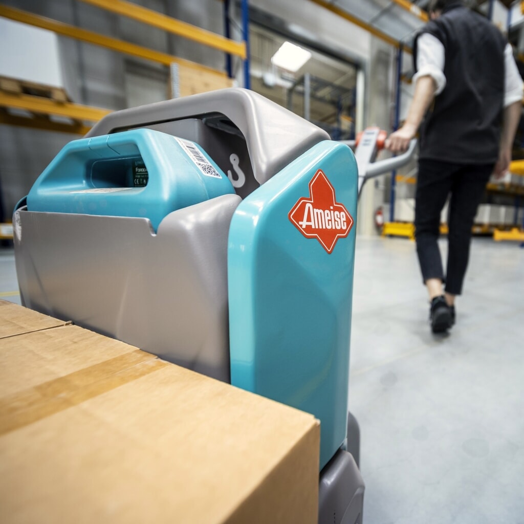 Ameise® PTE 1.5 electric pallet truck, load capacity 1,500 kg, fork length 1,150 mm Product image no. 7: Ameise® PTE 1.5 electric pallet truck, load capacity 1,500 kg, fork length 1,150 mm