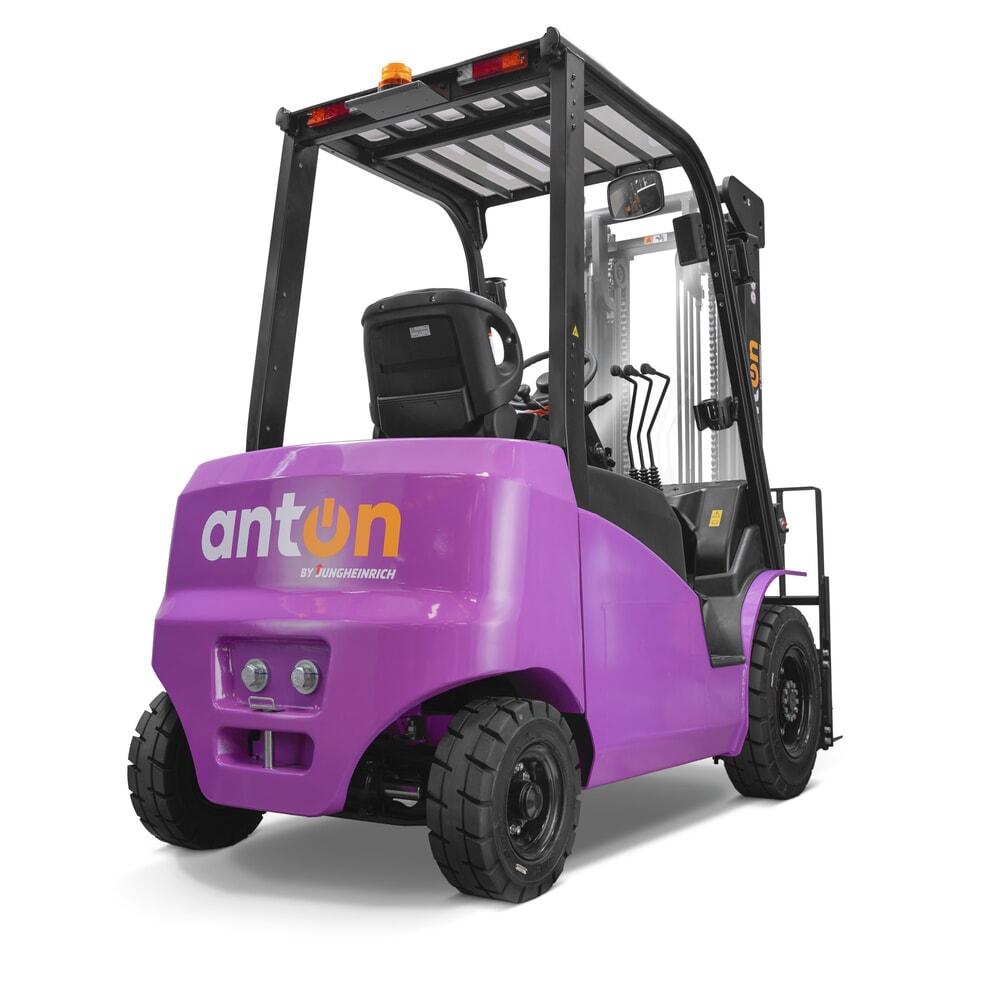 Product image no. 2: AntOn by Jungheinrich electric forklift truck c 2.5 with three-stage telescopic mast, lift height 4,800 mm, load capacity 2,500 kg, Eco weather protection cabin, incl. external charger 80 V, 60 A, CEE, 5-pin