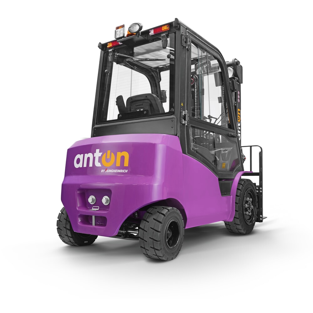 Product image no. 2: AntOn by Jungheinrich electric forklift truck cbh 3.0 with three-stage telescopic mast, lift height 4,800 mm, load capacity 3,000 kg, Comfort weather protection cabin, incl. external charger 80 V, 60 A, CEE, 4-pin