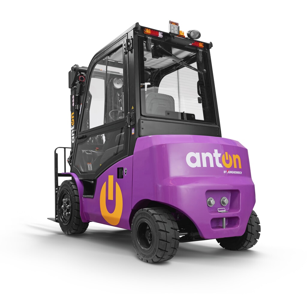 Product image no. 5: AntOn by Jungheinrich electric forklift truck cbh 3.0 with three-stage telescopic mast, lift height 4,800 mm, load capacity 3,000 kg, Comfort weather protection cabin, incl. external charger 80 V, 60 A, CEE, 4-pin