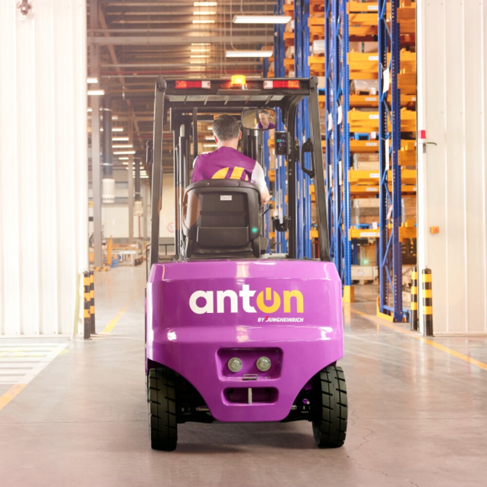 Product image no. 4: AntOn by Jungheinrich electric forklift truck CBH 3.5 with two-stage telescopic mast, lift height 3,300 mm, load capacity 3,500 kg, including external charger 80 V, 60 A, CEE, 5-pin