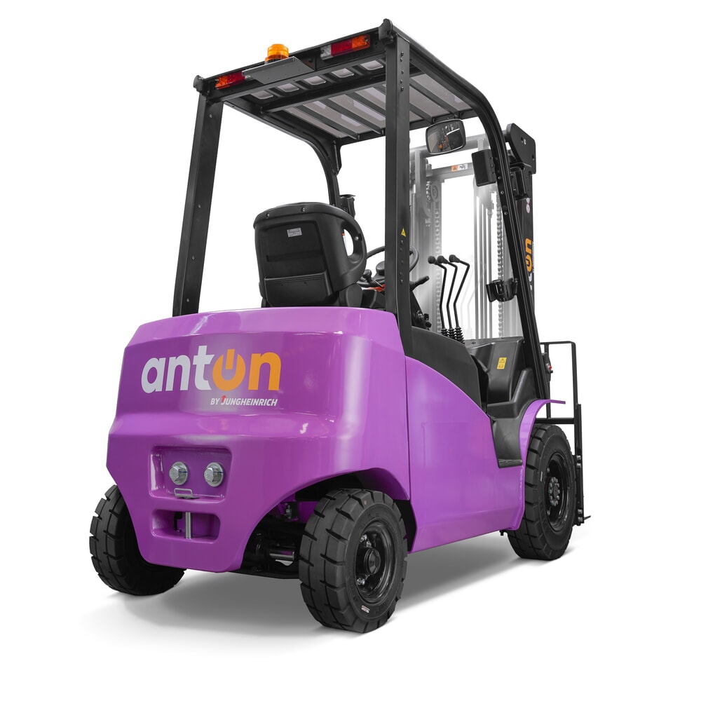Product image no. 3: AntOn by Jungheinrich electric forklift truck CBH 3.5 with three-stage telescopic mast, lift height 4800 mm, load capacity 3500 kg, Eco weather protection cabin, including external charger 80 V, 60 A, CEE, 5-pin