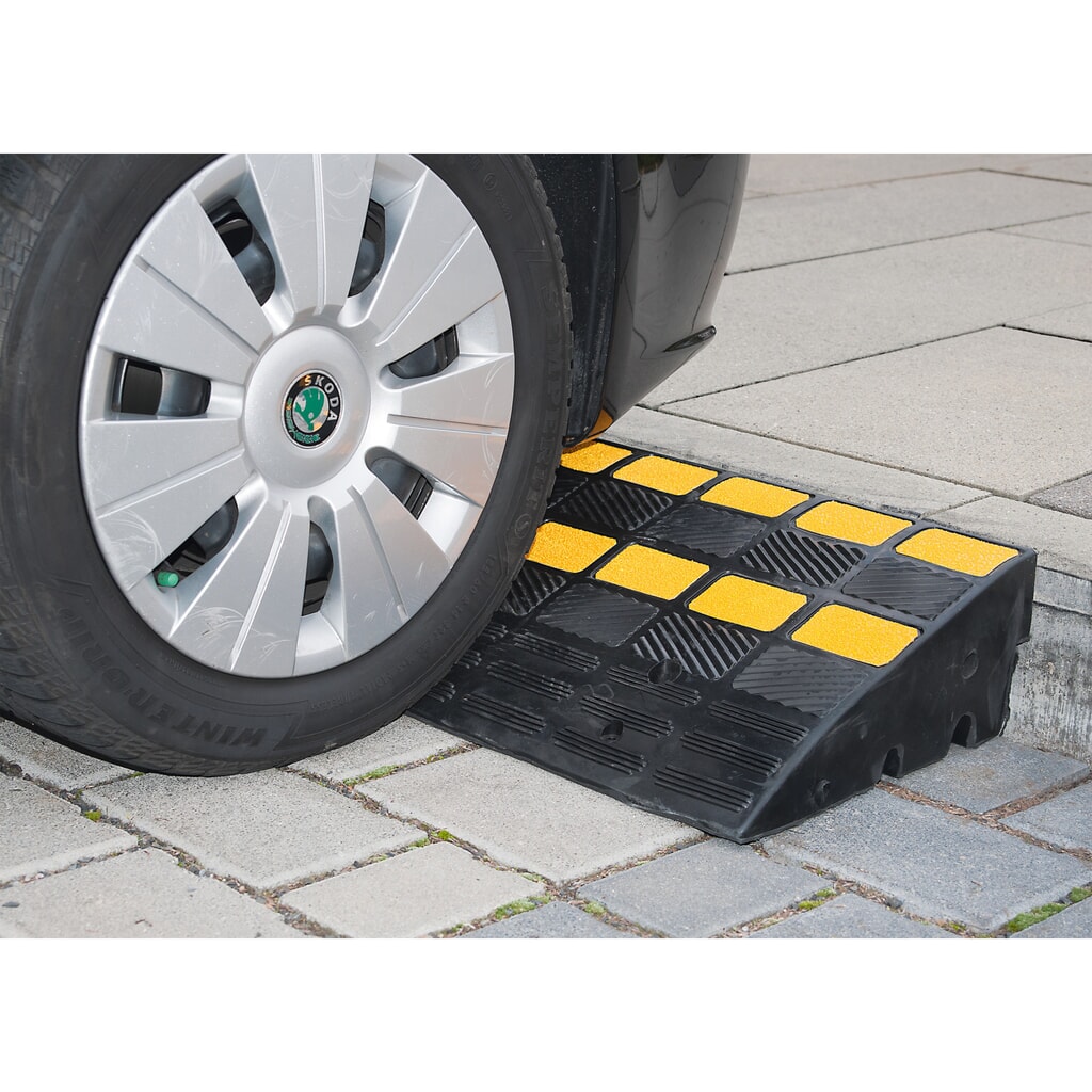MORAVIA kerb ramp, hard rubber, HxWxD 100 x 600 x 300 mm Product image no. 3: MORAVIA kerb ramp, hard rubber, HxWxD 100 x 600 x 300 mm