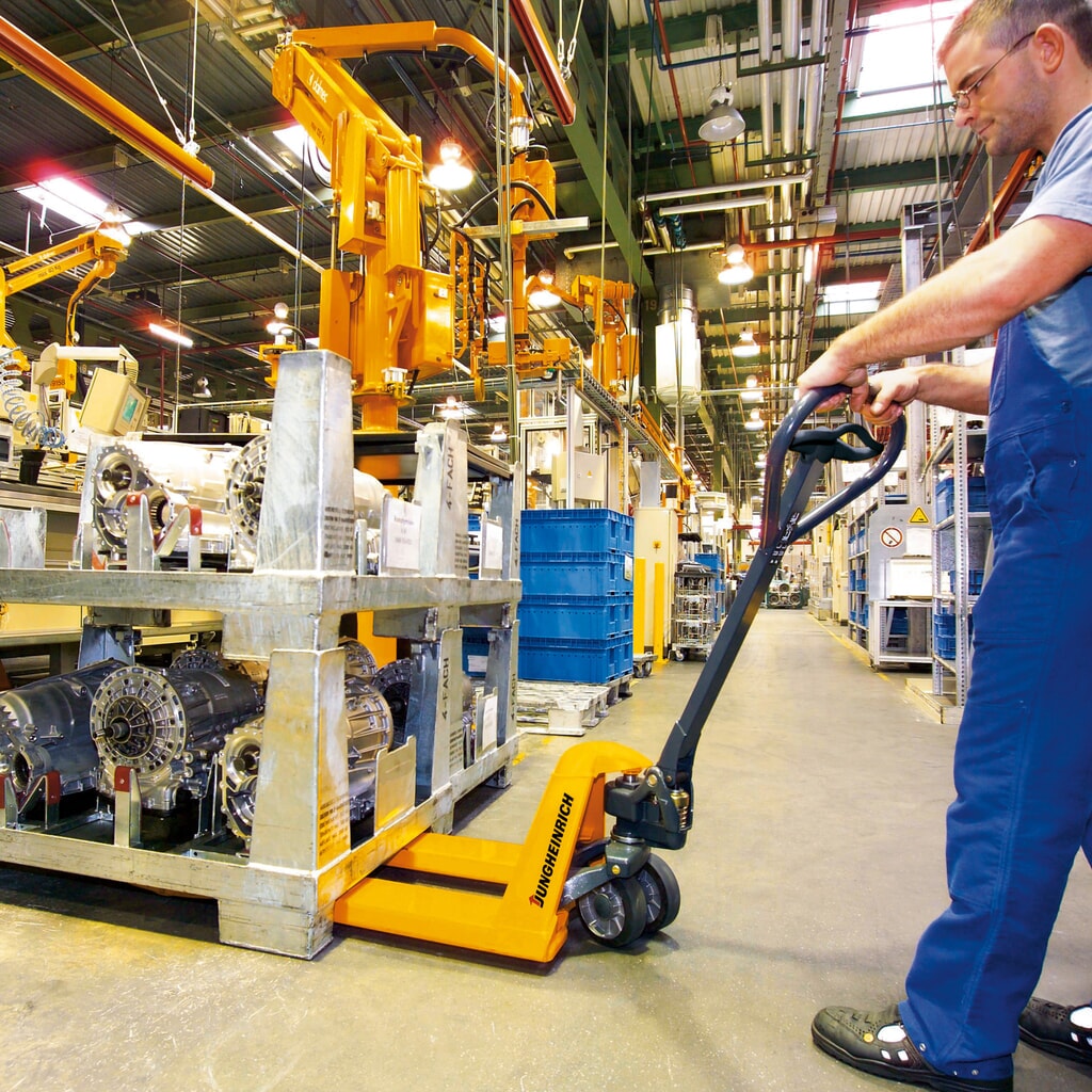 Product image no. 6: Jungheinrich AM 22 hand pallet truck with quick lift, load capacity 2,200 kg, fork length 795 mm, nylon