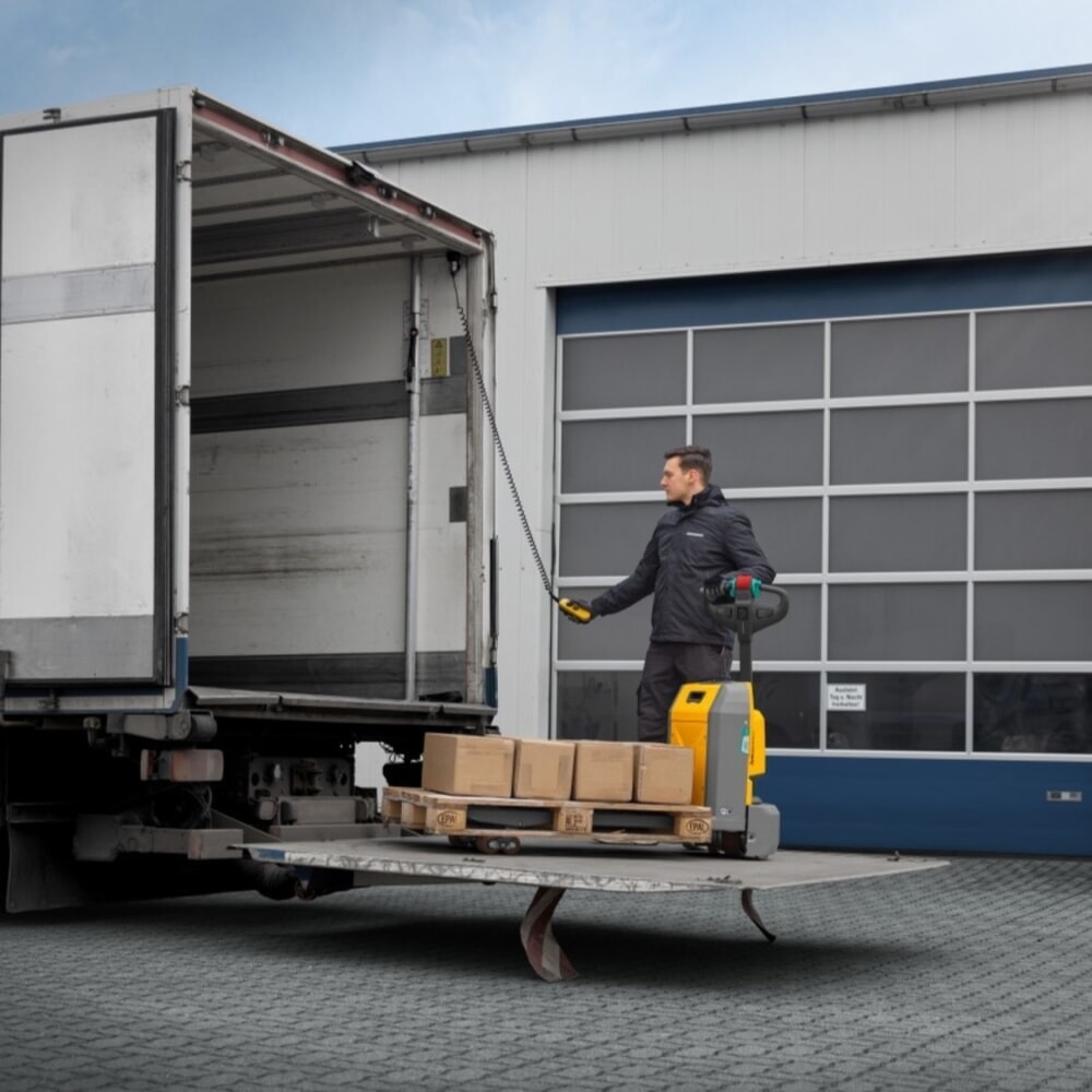 Product image no. 9: Jungheinrich AME 15 electric pallet truck, load capacity 1,500 kg, fork length 1,150 mm, special fork width 670 mm, tandem rollers