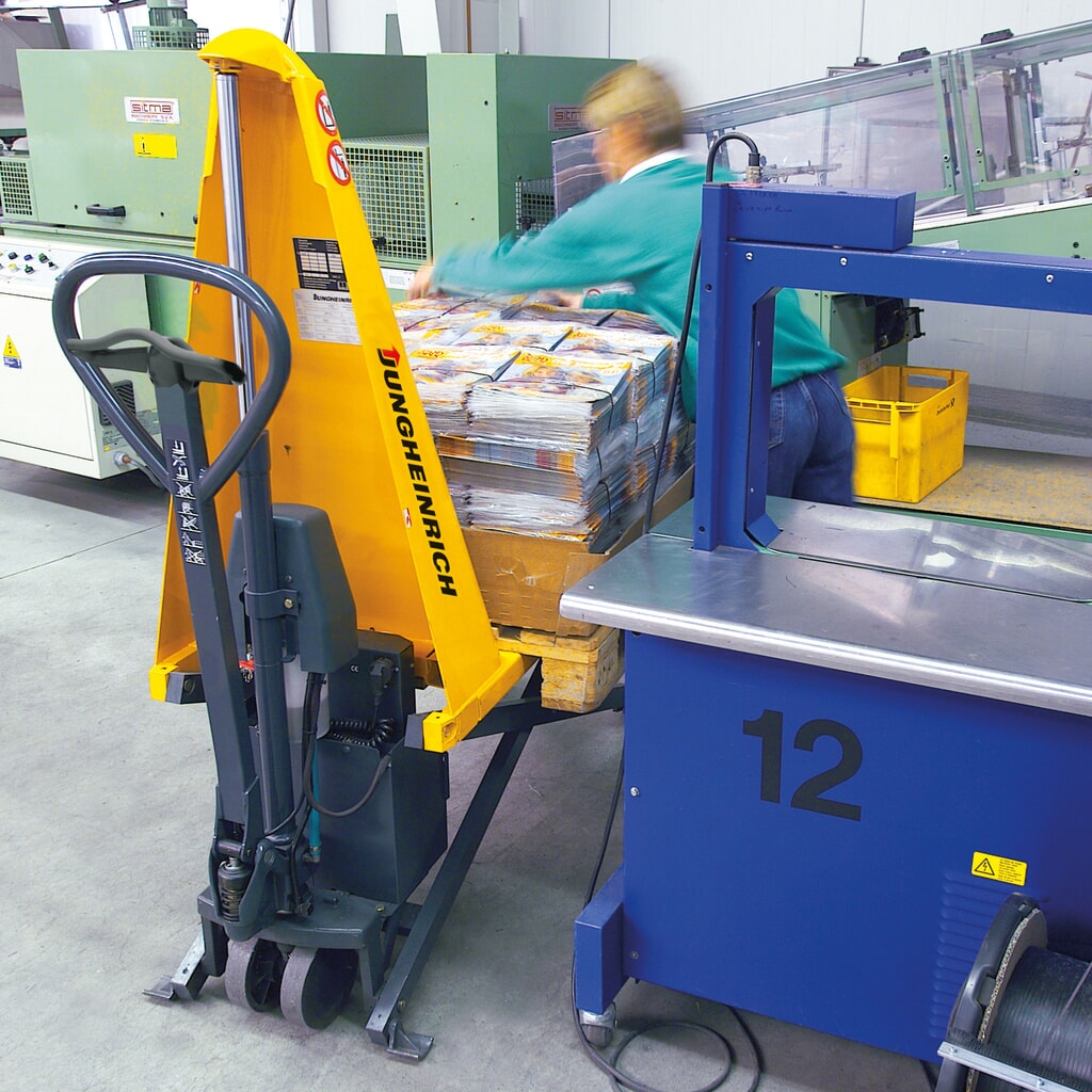 Product image no. 4: Jungheinrich AMX 10e scissor lift pallet truck, electro-hydraulic, load capacity 1,000 kg, special width across forks 680 mm, fork length 1,150 mm, polyurethane