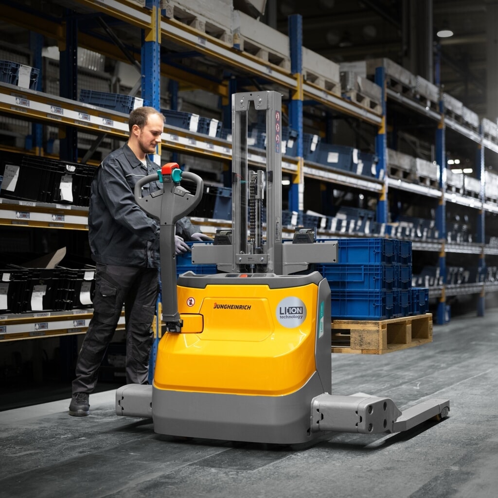 Jungheinrich EJC 110i E electric high-lift stacker truck, single mast, lift height 1,230 mm, load capacity 1,000 kg, proportional hydraulics, support arm spacing 891 mm Product image no. 7: Jungheinrich EJC 110i E electric high-lift stacker truck, single mast, lift height 1,230 mm, load capacity 1,000 kg, proportional hydraulics, support arm spacing 891 mm