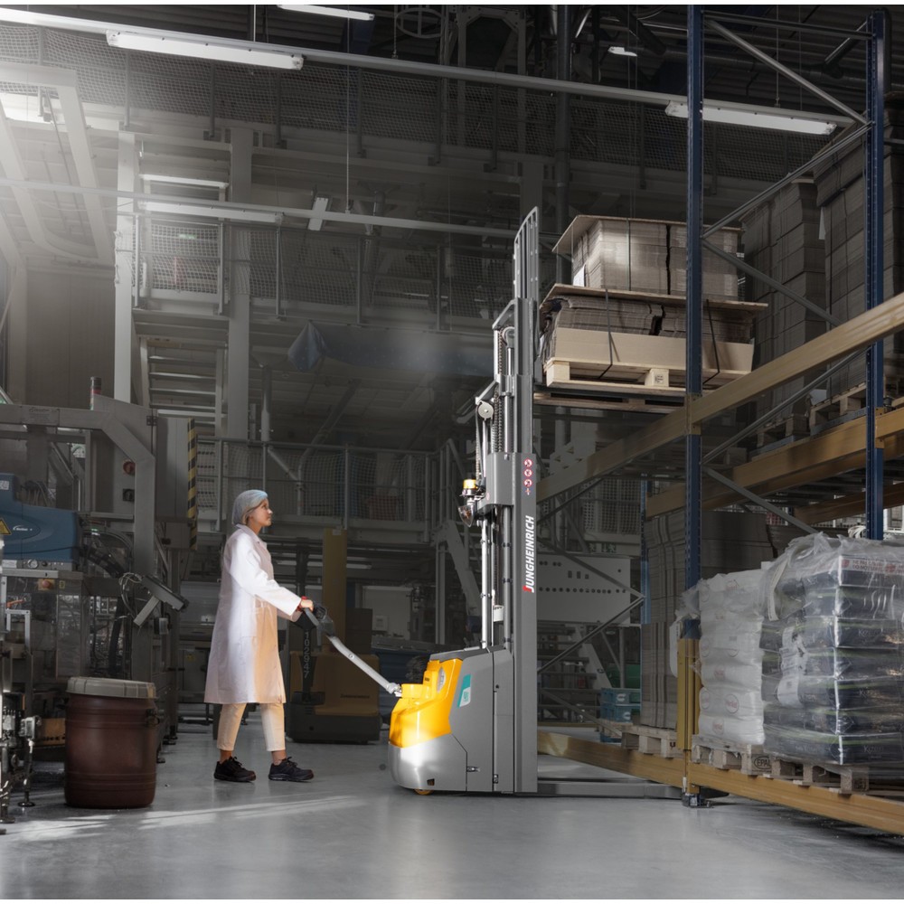 Produktabbildung Nr. 5: Jungheinrich EJC 110zi ZT electric high-lift stacker truck, lift 2,900 mm, on-board charger, proportional hydraulics