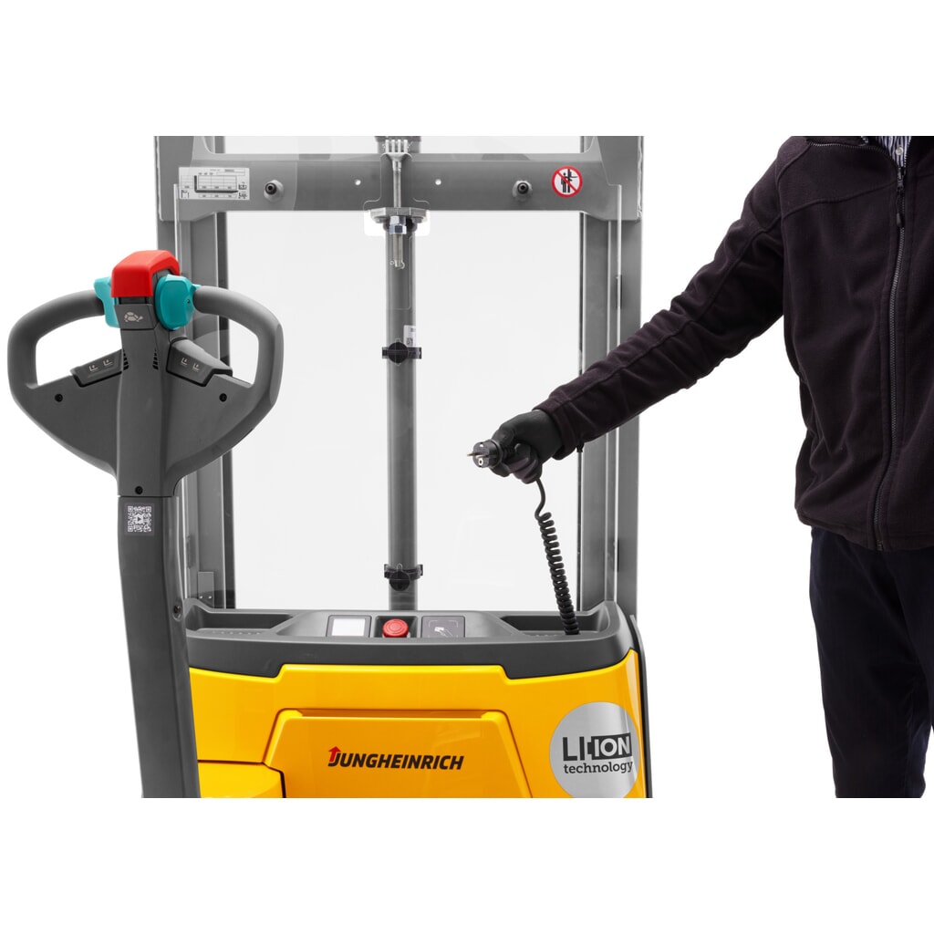 Jungheinrich EJC 112i ZT electric high-lift stacker truck, two-stage telescopic mast, lift height 2,790 mm, load capacity 1,200 kg, proportional hydraulics Product image no. 3: Jungheinrich EJC 112i ZT electric high-lift stacker truck, two-stage telescopic mast, lift height 2,790 mm, load capacity 1,200 kg, proportional hydraulics