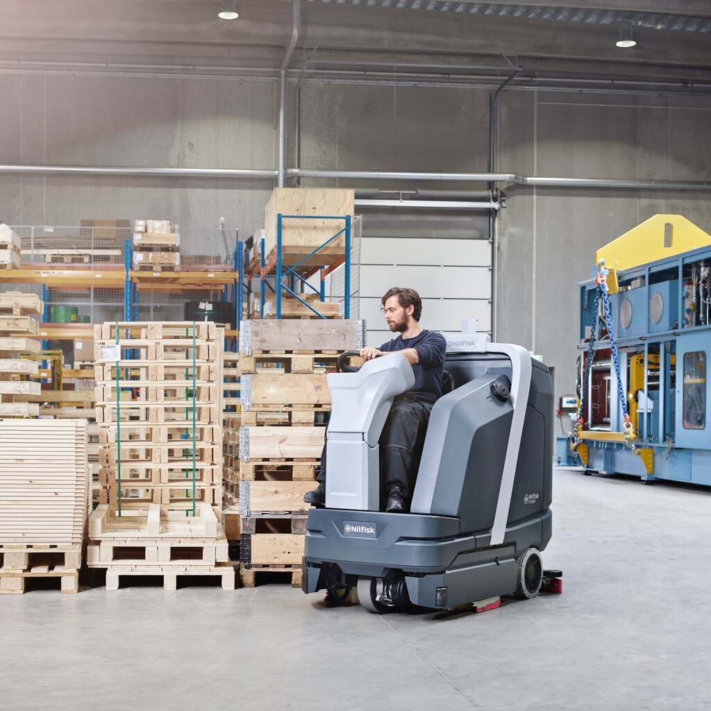 Nilfisk® ride-on scrubber dryer SC6000 860D, working width 863 mm Product image no. 8: Nilfisk® ride-on scrubber dryer SC6000 860D, working width 863 mm